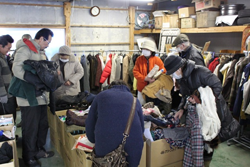 財団の支援活動は岩手県でも展開されている。大船渡市での物資配布会