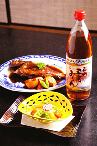 日本料理店「小伴天」（碧南市）の料理。魚の煮つけに、創作料理にと、プロが選ぶのは三州三河みりんである