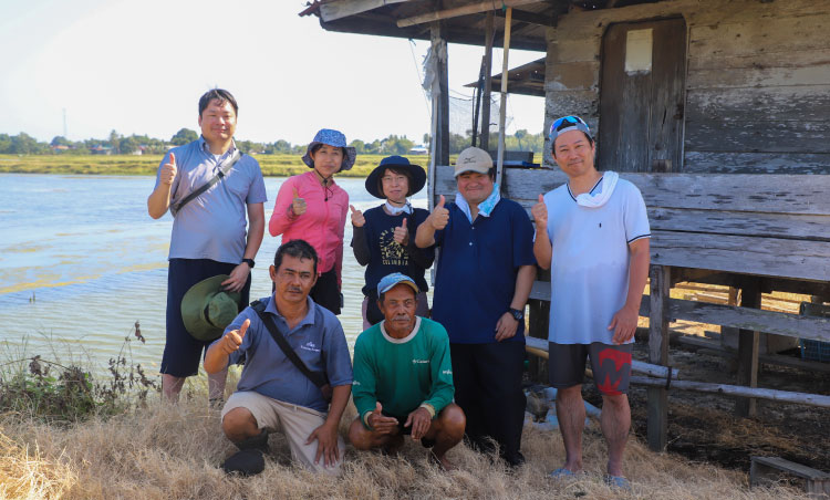 スラウェシ島・ピンランの生産者と現地視察した組合員